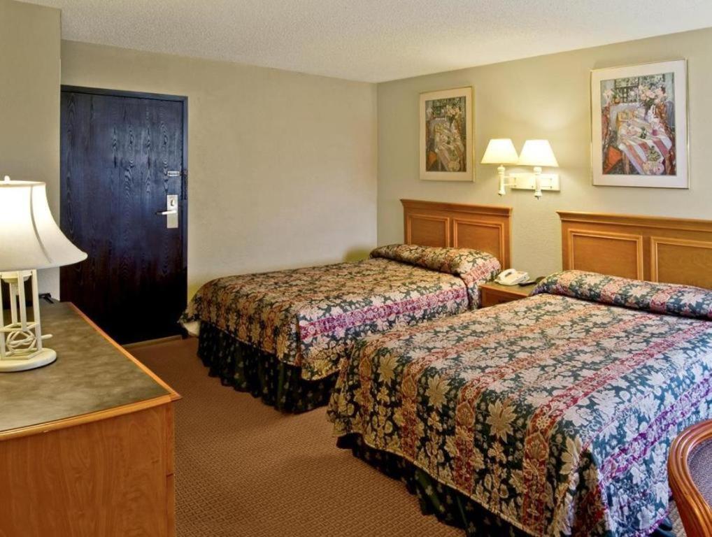 Fairview Inn By Oyo Hesston I-135 Buitenkant foto